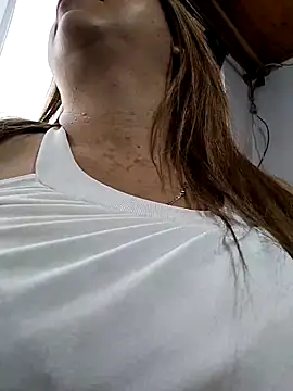 Laura-Hernandez online show from 09/23/25, 02:24