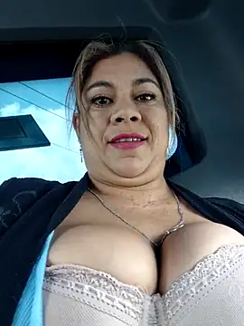 Laura-Hernandez online show from 12/18/25, 03:16