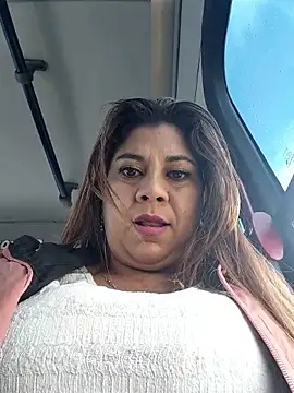 Laura-Hernandez online show from 10/25/25, 03:01