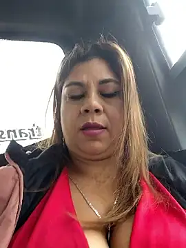 Laura-Hernandez online show from 11/14/25, 03:26