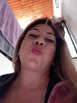 Snapshot of Laura-Hernandez chatting on 03/03/26, 03:41 Laura-Hernandez online show from 03/03/26, 03:41