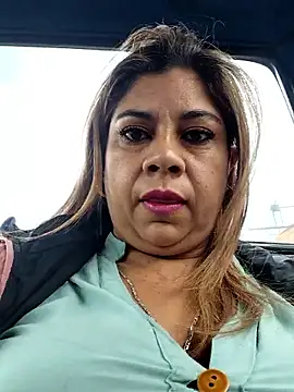 Snapshot of Laura-Hernandez chatting on 01/16/26, 02:43 Laura-Hernandez online show from 01/16/26, 02:43