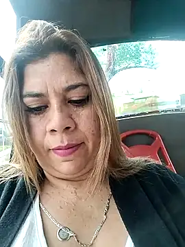 Laura-Hernandez online show from 10/10/25, 02:07