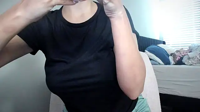 bigb00tyjudyyX online show from 10/09/25, 03:23