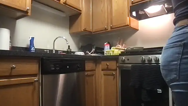 bigb00tyjudyyX online show from 10/30/25, 01:42