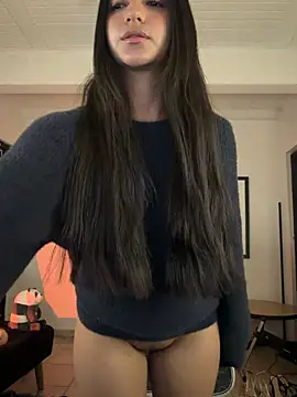 Snapshot of aly_golden_ chatting on 06/18/26, 02:22 aly golden online show from 06/18/26, 02:22