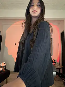 Snapshot of aly_golden_ chatting on 08/02/26, 03:27 aly golden online show from 08/02/26, 03:27