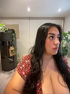 Snapshot of Alma- chatting on 10/21/25, 10:25 Alma- online show from 10/21/25, 10:25