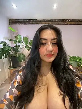 Snapshot of Alma- chatting on 10/29/25, 10:36 Alma- online show from 10/29/25, 10:36