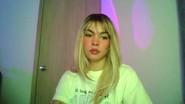 Kiri Cutee online show from 11/14/25, 04:27