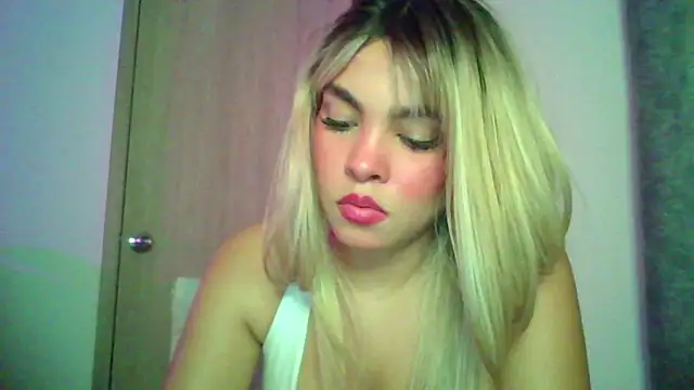 Kiri Cutee online show from 11/11/25, 04:07