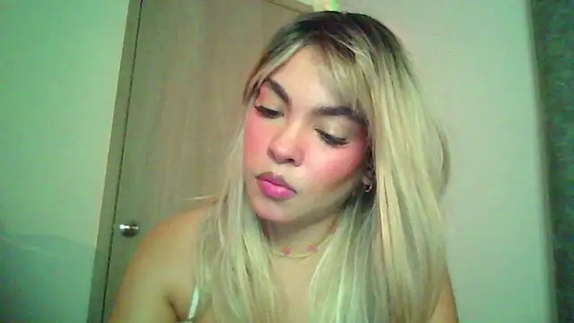 Kiri Cutee online show from 10/23/25, 04:00