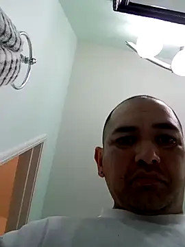 Snapshot of NewKing100 chatting on 02/20/25, 03:45 NewKing100 online show from 02/20/25, 03:45