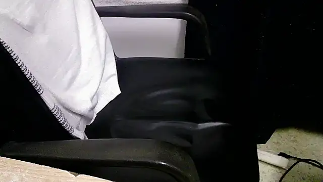 holdmycock14 online show from 12/01/25, 03:24