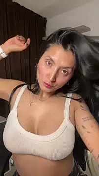 Snapshot of Valentina_cartier chatting on 12/01/25, 12:33 Valentina cartier online show from 12/01/25, 12:33