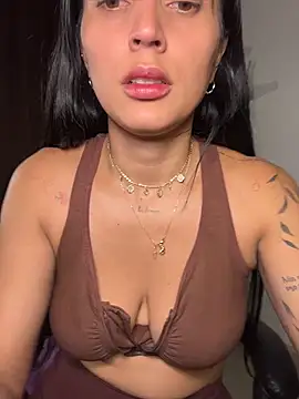 Snapshot of Valentina_cartier chatting on 06/17/26, 11:58 Valentina cartier online show from 06/17/26, 11:58