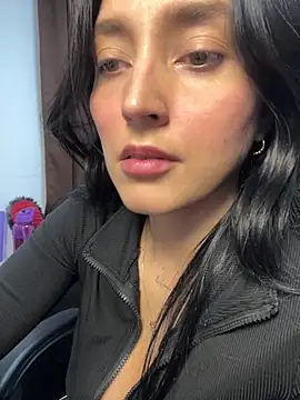 Snapshot of Valentina_cartier chatting on 10/27/25, 11:27 Valentina cartier online show from 10/27/25, 11:27