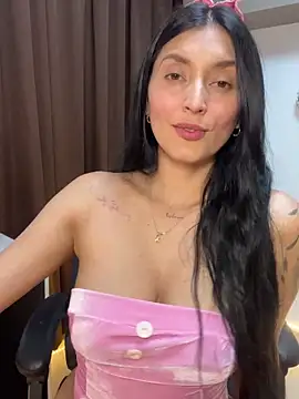 Snapshot of Valentina_cartier chatting on 10/28/25, 11:36 Valentina cartier online show from 10/28/25, 11:36