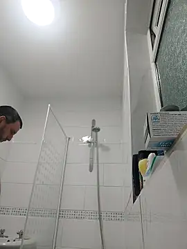 HE-M123 online show from 10/19/25, 08:55