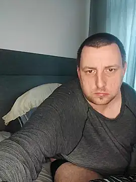 HE-M123 online show from 12/21/25, 09:33