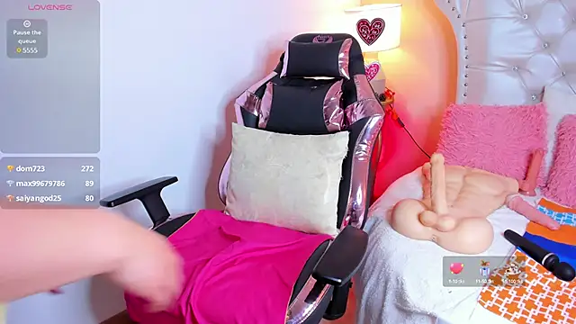 Snapshot of AliceLamore chatting on 03/20/25, 05:58 AliceLamore online show from 03/20/25, 05:58