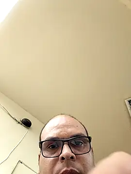 Snapshot of Camilo-31RI chatting on 02/23/26, 01:55 Camilo-31RI online show from 02/23/26, 01:55