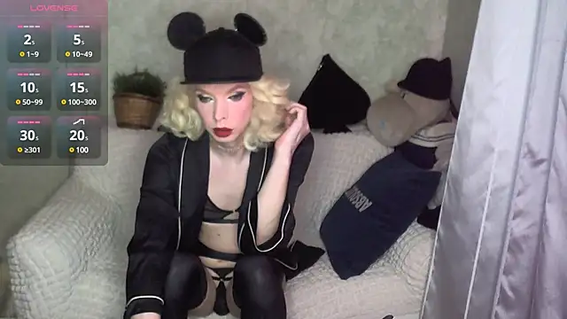 Snapshot of rossi_r chatting on 03/15/25, 03:27 rossi r online show from 03/15/25, 03:27