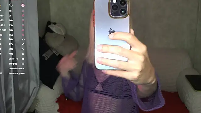 Snapshot of rossi_r chatting on 09/23/25, 02:13 rossi r online show from 09/23/25, 02:13