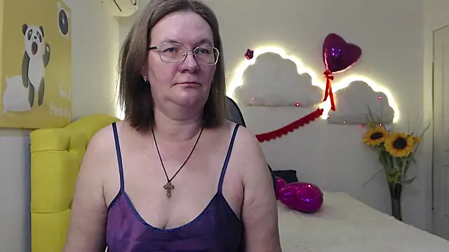 Snapshot of HolyMilfa chatting on 03/21/25, 11:22 HolyMilfa online show from 03/21/25, 11:22