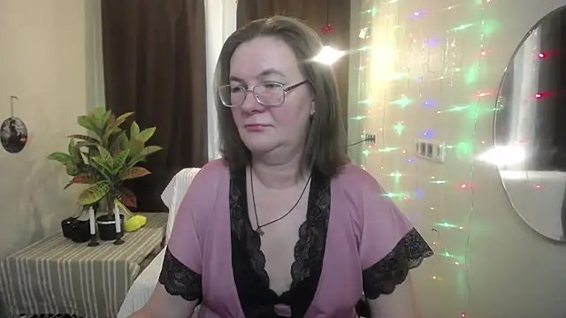 Snapshot of HolyMilfa chatting on 02/01/25, 10:37 HolyMilfa online show from 02/01/25, 10:37