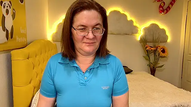 Snapshot of HolyMilfa chatting on 02/02/25, 02:02 HolyMilfa online show from 02/02/25, 02:02