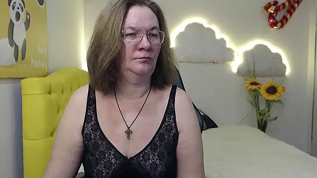 Snapshot of HolyMilfa chatting on 02/09/25, 07:48 HolyMilfa online show from 02/09/25, 07:48