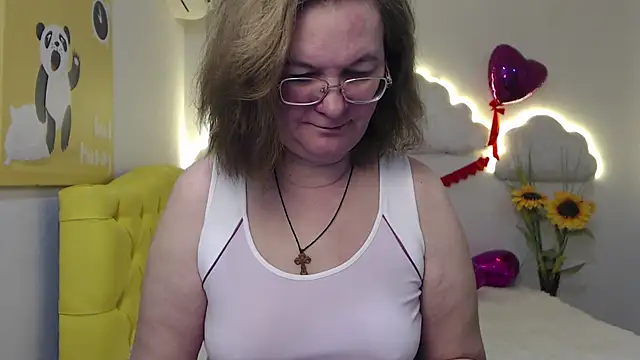 Snapshot of HolyMilfa chatting on 02/21/25, 07:45 HolyMilfa online show from 02/21/25, 07:45