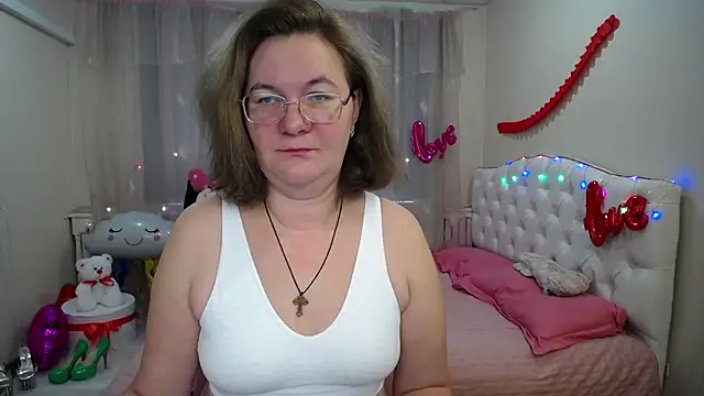 Snapshot of HolyMilfa chatting on 02/16/25, 07:37 HolyMilfa online show from 02/16/25, 07:37