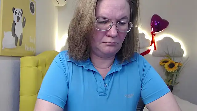 Snapshot of HolyMilfa chatting on 03/07/25, 04:55 HolyMilfa online show from 03/07/25, 04:55