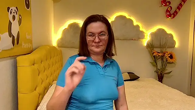 Snapshot of HolyMilfa chatting on 02/02/25, 05:04 HolyMilfa online show from 02/02/25, 05:04