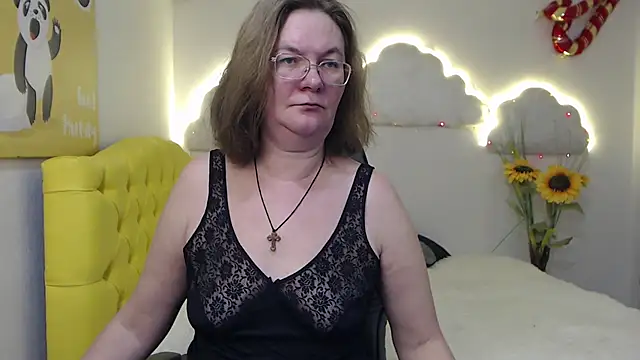 Snapshot of HolyMilfa chatting on 02/09/25, 10:53 HolyMilfa online show from 02/09/25, 10:53