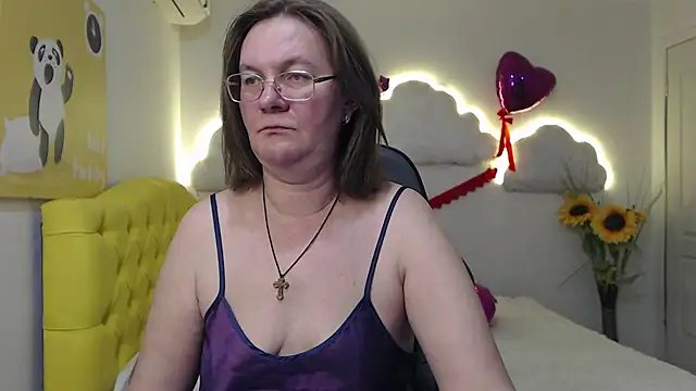 Snapshot of HolyMilfa chatting on 03/21/25, 05:34 HolyMilfa online show from 03/21/25, 05:34