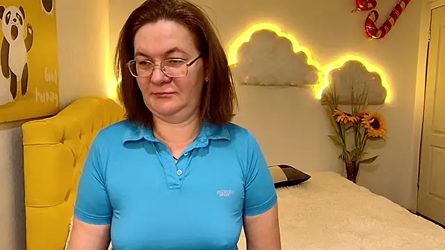 Snapshot of HolyMilfa chatting on 02/02/25, 07:41 HolyMilfa online show from 02/02/25, 07:41