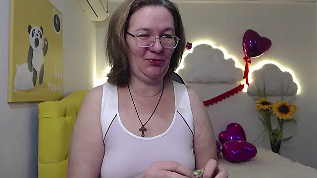 Snapshot of HolyMilfa chatting on 02/20/25, 07:45 HolyMilfa online show from 02/20/25, 07:45