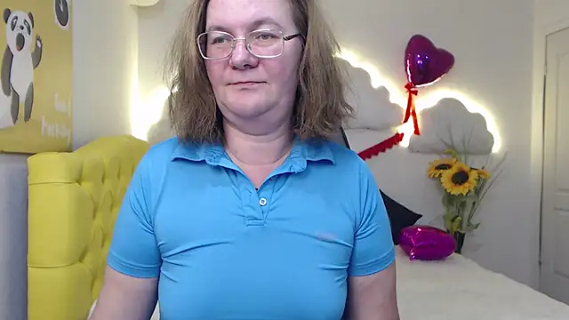 Snapshot of HolyMilfa chatting on 03/07/25, 01:51 HolyMilfa online show from 03/07/25, 01:51