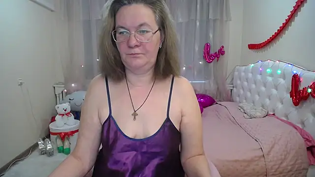 Snapshot of HolyMilfa chatting on 03/16/25, 08:21 HolyMilfa online show from 03/16/25, 08:21