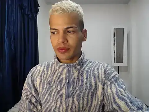 Snapshot of SWEET_MIGUEL chatting on 11/13/25, 12:58 SWEET MIGUEL online show from 11/13/25, 12:58