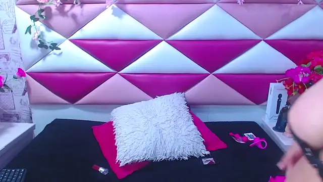 SalmaSantos online show from 03/08/25, 03:17