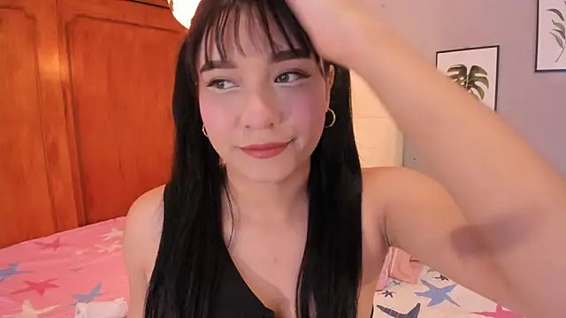 Snapshot of Maia_W10 chatting on 11/18/25, 12:30 Maia W10 online show from 11/18/25, 12:30