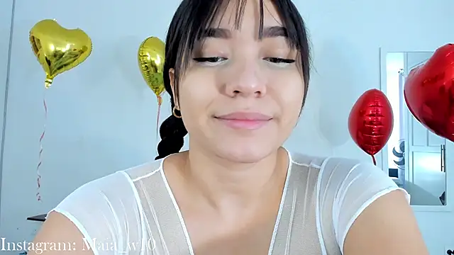 Snapshot of Maia_W10 chatting on 03/08/25, 12:30 Maia W10 online show from 03/08/25, 12:30