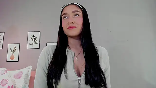 Snapshot of Maia_W10 chatting on 10/06/25, 12:28 Maia W10 online show from 10/06/25, 12:28