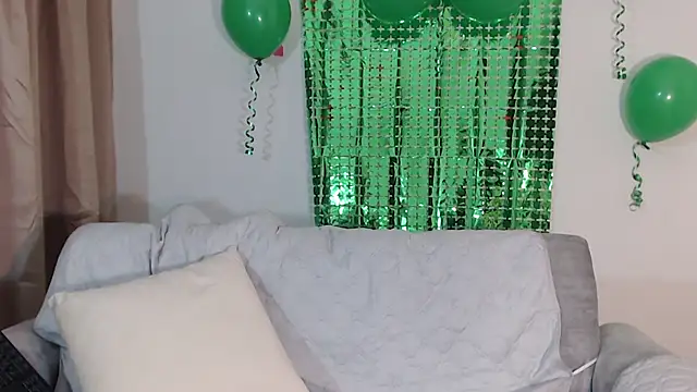 Snapshot of Maia_W10 chatting on 03/17/25, 03:50 Maia W10 online show from 03/17/25, 03:50