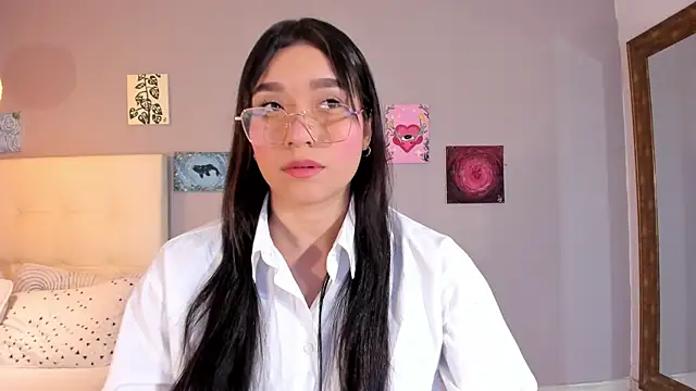 Maia W10 online show from 05/26/26, 12:14