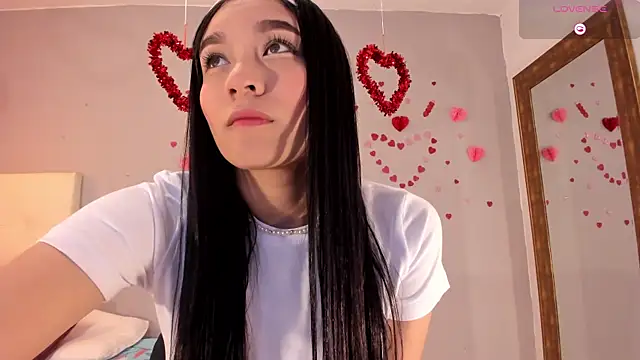 Maia W10 online show from 02/19/26, 12:13